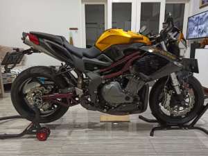 Jual bekas Benelli cafe racer 1130 seri tertinggi Benelli,lokasi di Batu