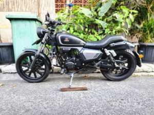 Jual bekas BENELLI MOTOBI EVO EFI PE 200 HITAM TAHUN 2022 SUPERB ISTIMEWA MURAH,lokasi di Tigaraksa