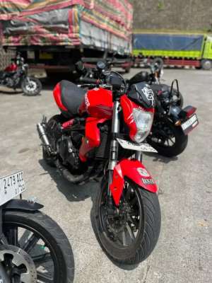 Jual bekas Benelli TNT 250 dual silinder Suara Baby zx Mirip Mobil,lokasi di Buahbatu (Margacinta)