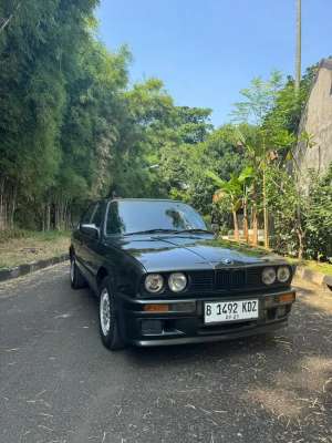 Jual bekas BMW E30 1991 Metalic Green,lokasi di 