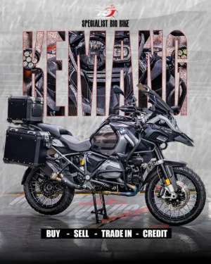 Jual bekas BPKBSTNKBMW GS K51 1200 Hitam Triple Black 2017 Knalpot Akrapovic,lokasi di Cakung