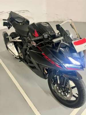 Jual bekas CBR250RR 2024 black freedom,lokasi di Pancoran Mas