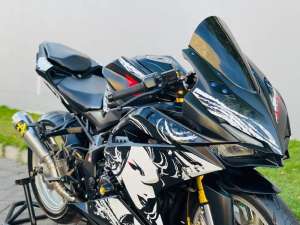 Jual bekas Cbr250rr black matte plat N pajak ON cbr 250 rr black matte cbr 250,lokasi di Blimbing