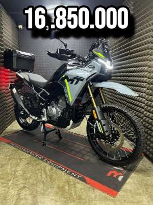 Jual bekas CF MOTO OR CFMOTO 450 MT 2025 LIKE NEW ODO DUA RATUS PERAK BRO,lokasi di Kembangan