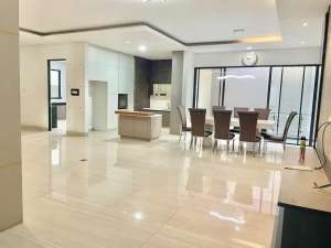 CitraLand North Emerald Mansion 4lt Dkt Pakuwon Mall Graha Pakuwon lokasi di Citraland, tersedia melalui melalui situs Olx