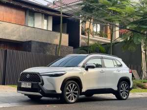 Jual bekas Corolla Cross Hybird 2020 ATWarna Favorit putih,lokasi di 