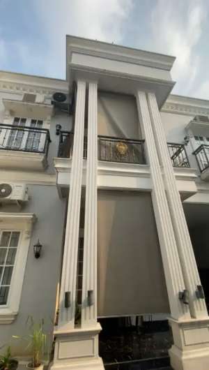 Di Jual Rumah mewah lokasi strategis lokasi di Jagakarsa, tersedia melalui melalui situs Olx
