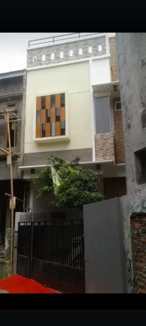 Di jual rumah paling murah di cempaka baru kemayoran jakarta Pusat lokasi di Kemayoran, tersedia melalui melalui situs Olx