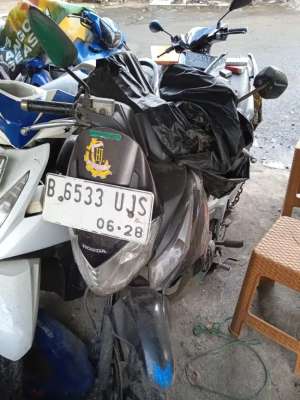 Jual bekas DIJUAL Honda cs1 Komplit,lokasi di Cakung