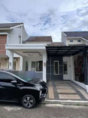 Dijual Rumah 2 Lantai di Perumahan Green Park Dekat Tol Jatiwarna lokasi di Jatiwarna, tersedia melalui melalui situs Olx