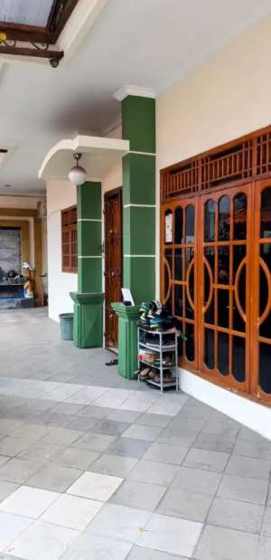 DIJUAL RUMAH BAGUS DAN SIAP HUNI DI TEBET lokasi di Jatinegara, tersedia melalui melalui situs Olx