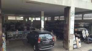 Dijual Rumah Beserta Tempat Usaha di Dekat Summarecon Bekasi lokasi di Bekasi Utara, tersedia melalui melalui situs Olx