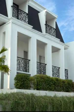 Dijual Rumah cantik di Cluster Joglo Kembangan Furnish ada Swim Pool lokasi di Kembangan, tersedia melalui melalui situs Olx