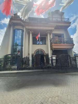 Dijual Rumah Dua Lantai di Kletek Taman Sidoarjo lokasi di Taman, tersedia melalui melalui situs Olx