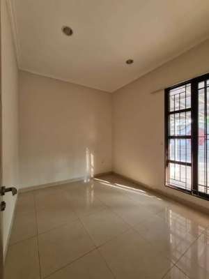 DIJUAL RUMAH SUDAH RAPI CLUSTER ASIA GREEN LAKE CITY lokasi di Cengkareng, tersedia melalui melalui situs Olx