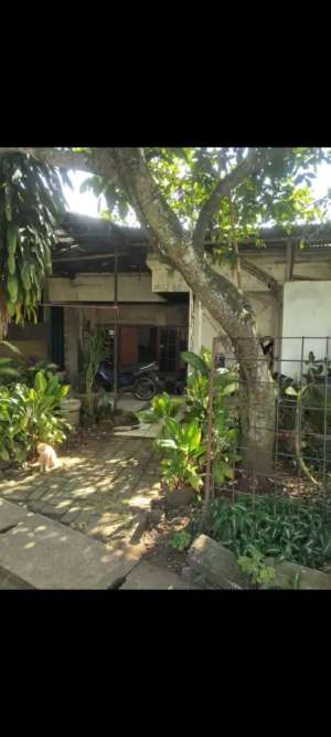 Dijual Rumah tua hitung Tanah saja di Jln Raya Astek Lengkong BSD ser lokasi di Jambe, tersedia melalui melalui situs Olx
