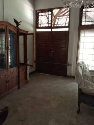 DIJUAL RUMAH ZONA KOMERSIAL SBY BARAT COCOK UNTUK USAHA JL RAYA DARMO lokasi di Dukuh Pakis, tersedia melalui melalui situs Olx