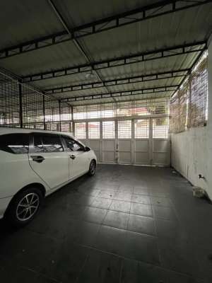 Dijual Townhouse Jl Karya Bakti lokasi di Medan Tembung, tersedia melalui melalui situs Olx