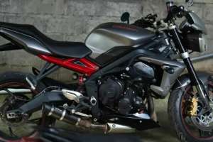 Jual bekas Dijual Triumph Street Triple 675 2013Naked Bike Istimewa,lokasi di Tampak Siring