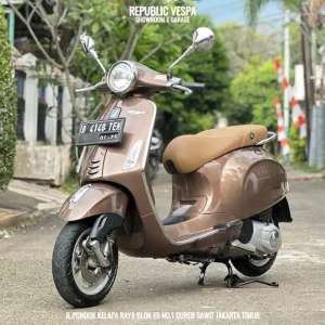 Jual bekas DIJUAL VESPA PRIMAVERA 150 3V TH 2014 PERFECT CONDITION,lokasi di Kramat Jati