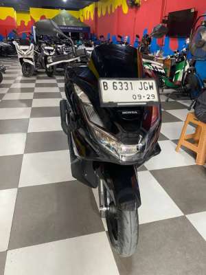 Jual bekas DP 1,5JT Honda PCX 160 CBS Tahun 2024,lokasi di Cengkareng