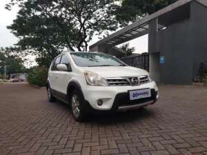 Jual bekas DP 5 Nissan Grand livina 1.5 X-Gear Bensin-AT 2011 SMI,lokasi di 