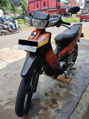 Jual bekas F1ZR 2002 Orange,lokasi di Banjar Baru Selatan