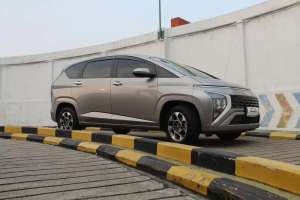 Jual bekas FACELIFT Hyundai Stargazer prime 2022 2023 Bluelink captain seat,lokasi di 