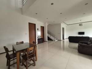 For Sale Rumah Dengan Luas Tanah Besar Di Kawasan Elite Setra Duta Bdg lokasi di Sukasari, tersedia melalui melalui situs Olx