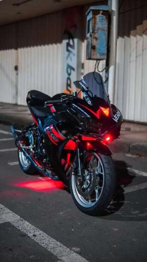 Jual bekas For Sale Yamaha R25 Black Thn 2017,lokasi di Blimbing