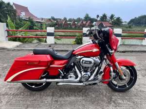 Jual bekas FSHD Street Glide CVO 2010,lokasi di Tawang