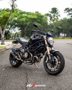 Jual bekas Full Paper Ducati Monster 1100 Evo Hitam Knalpot NIK 2012 Termignoni,lokasi di Banjar