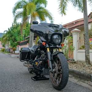 Jual bekas Harley Davidson Street Glide ST 2022,lokasi di Cempaka Putih