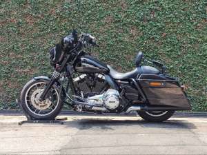 Jual bekas Harley Davidson Street Glide tahun 2013 FP TT Road Glide Ultra Classic,lokasi di Banyumanik