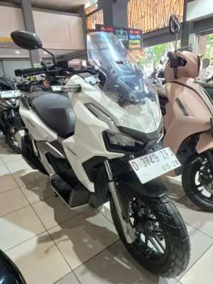 Jual bekas Honda - ADV 160 CBS 2023 - SRI SANJAYA MOTOR,lokasi di Cimahi Utara