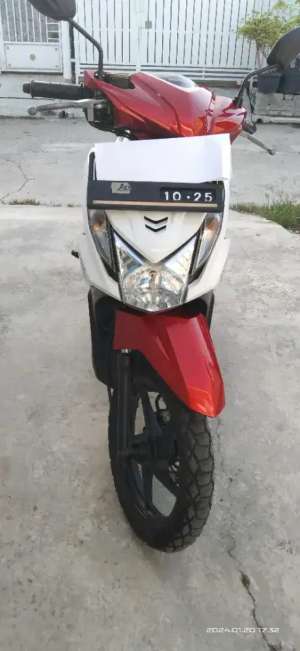 Jual bekas Honda beat 2015 Merah putih ISS,lokasi di Tambun Utara