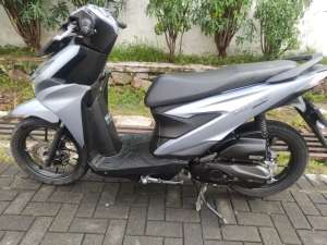 Jual bekas Honda Beat Deluxe 2024 Silver Mulus Orian Bandung,lokasi di Bojongloa Kaler