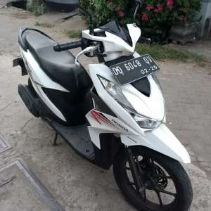 Jual bekas Honda Beat Sporty CBS 2021 Putih,lokasi di Tallo