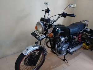 Jual bekas Honda CB twin 200 CC 2 slinder tahun 1975,lokasi di Cimanggis