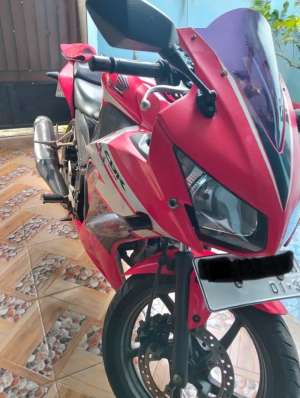 Jual bekas Honda CBR 150 K45A 2015,lokasi di Pondok Aren