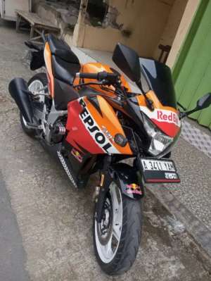 Jual bekas Honda CBR 250 mulus antik,lokasi di Duren Sawit