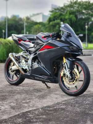 Jual bekas Honda CBR250RR ABS Black,lokasi di Kemayoran
