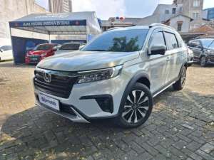 Jual bekas Honda CRV 1.5 Turbo Prestige Bensin-AT 2017 Hitam,lokasi di 