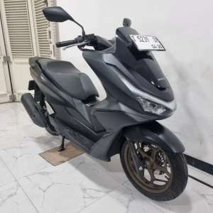Jual bekas Honda New PCX 160 ABS Keyless 2025 bln 4 km 2 rb Kredit bisa dibantu,lokasi di Kebon Jeruk