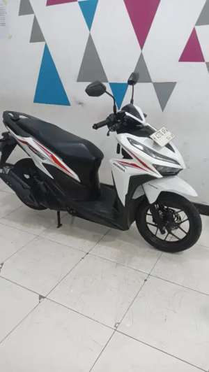 Jual bekas Honda New Vario 125 CBS ISS Putih 2019 Istimewa,lokasi di Semarang Timur