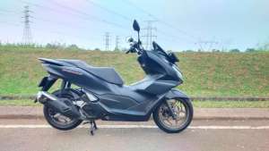 Jual bekas Honda PCX 160 ABS matte blue 2024 low KM,lokasi di Ciputat