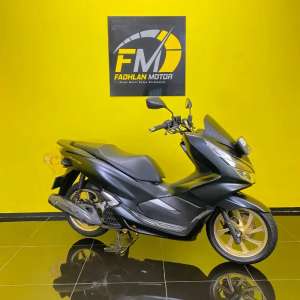 Jual bekas Honda PCX 2020 remote dan barcode lengkap hitam doff,lokasi di Sawangan