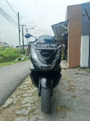 Jual bekas Honda PCX New 160 black,lokasi di Purwakarta