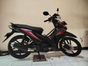 Jual bekas Honda Revo absolute 2010 warna hitam velg racing,lokasi di Pademangan