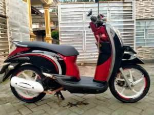 Jual bekas Honda scoopy lengkap motor sehat walafiat keterangsn detail dibawah,lokasi di Curug